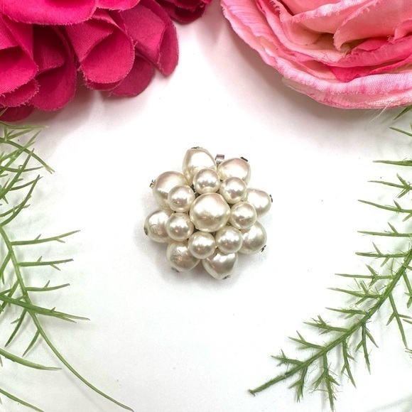 Jewelry - NEW⚜️Large Pearl Cluster Charm Pendant